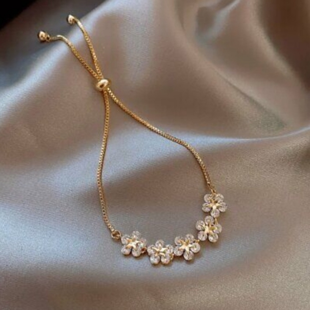 Diamond Flowers 14k Gold Bracelet Adjustable *NWT - Picture 2 of 10